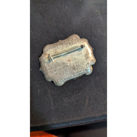 Vintage Toleware Hand-Painted Floral Brooch Pin Black Scalloped Retro Metal 2"x1 - Picture 4 of 5